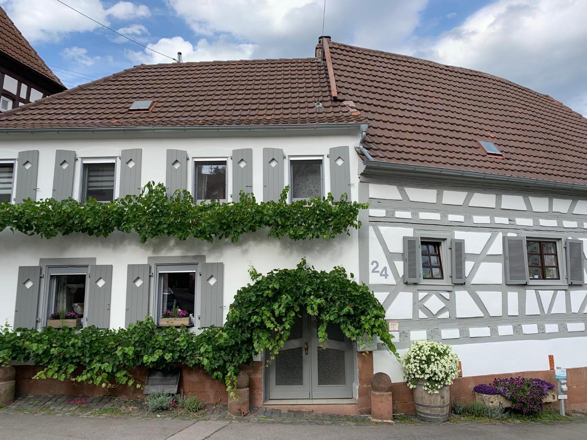 Ferienwohnung Sambachhaus Глайсцеллен-Глайсхорбах Экстерьер фото